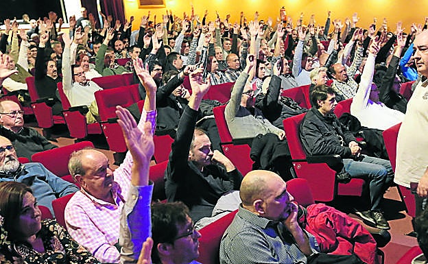 Los socios aprobaron en abril iniciar el proceso para que el Barakaldo se convierta en Sociedad Deportiva.