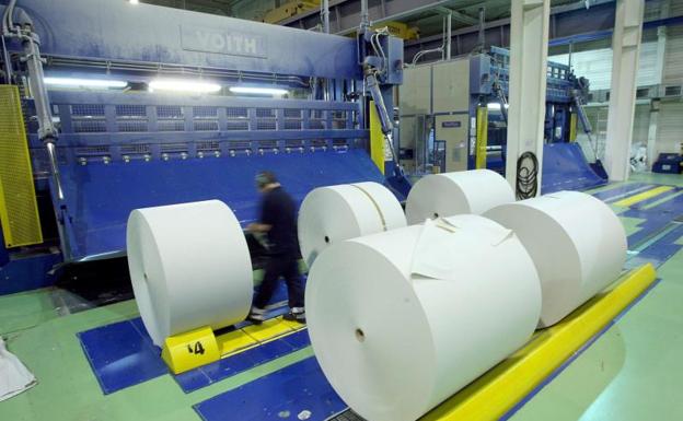 La industria vasca del papel dibuja un panorama oscuro por la caída de la demanda y el alza de los costes