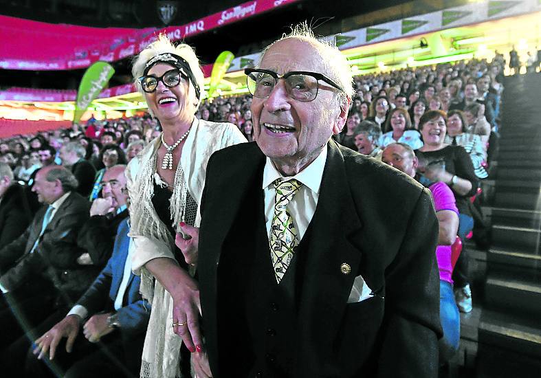 Luis Rubiera, de 99 años, el más veterano en la fiesta de empleados. 