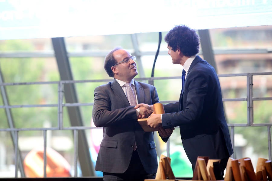 Reprsentantes de doce países asiten a la gala de estos galardones por el cambio social que se celebró en el Museo Guggenheim