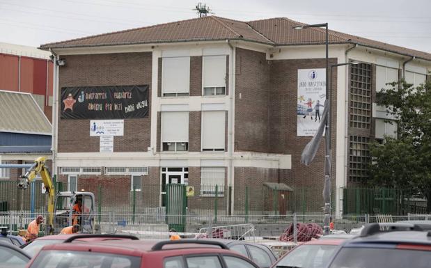 Exterior del colegio Jado de Erandio, donde el menor, al parecer, sufrió bullying. 