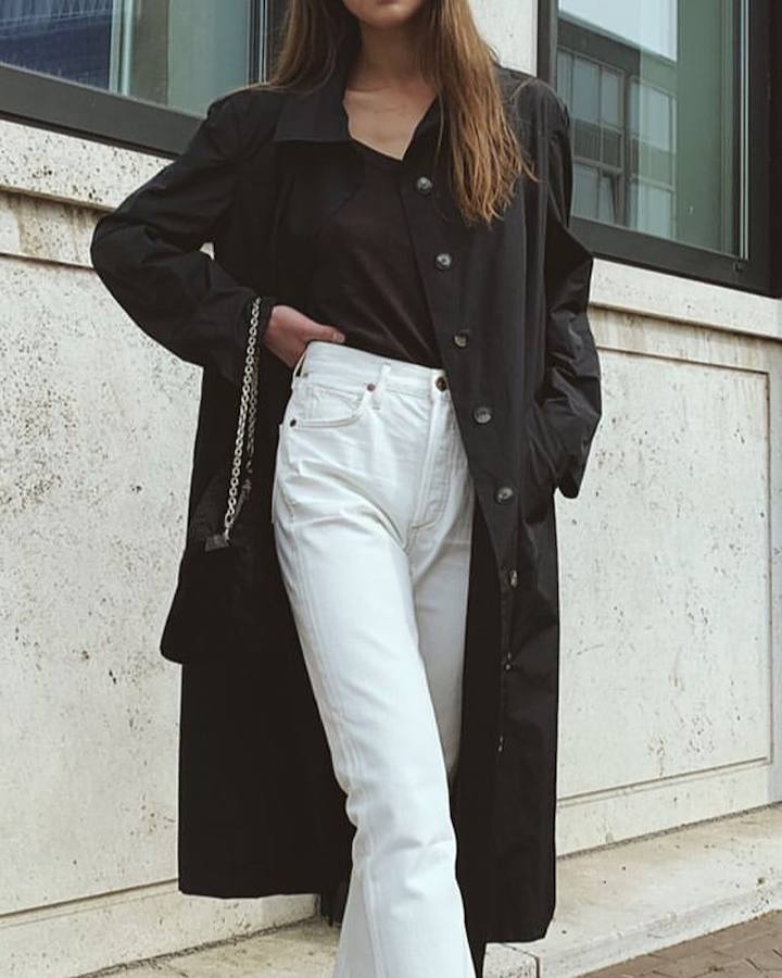 Gabardina 'oversize' de la diseñadora vitoriana