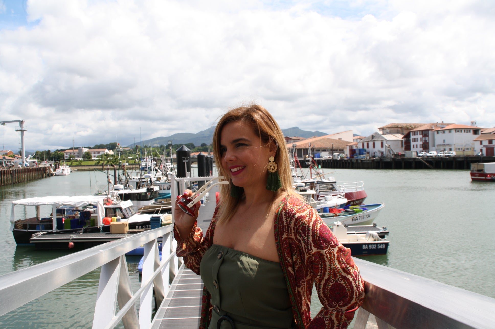 La 'instagramer' Vanessa Mulas nos enseña a sacar partido a un veraniego mono verde militar