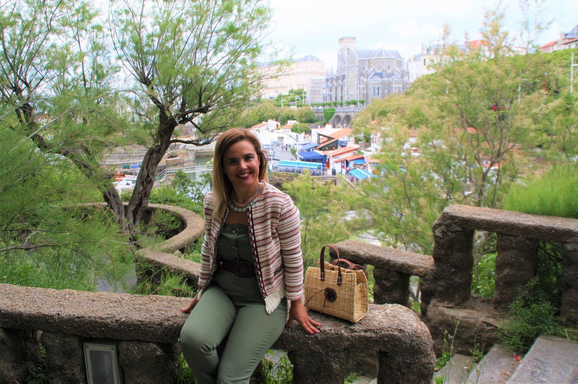 La 'instagramer' Vanessa Mulas nos enseña a sacar partido a un veraniego mono verde militar