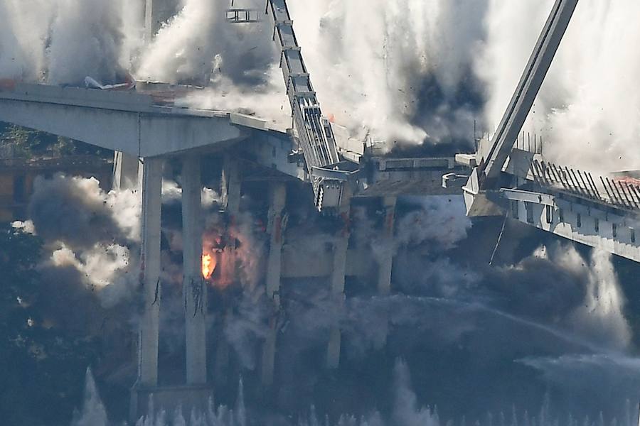 El Gobierno italiano evacúa a 3.400 de personas personas para tirar las dos torres que permanecían de pie tras el derrumbe de 2018