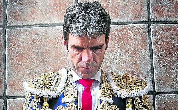 José Tomás, concentrado antes de saltar al ruedo.