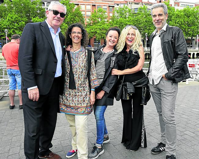 Isidro Elezgarai, Beatriz Marcos, María Loizaga, Olga Zulueta y Jorge Aio. 