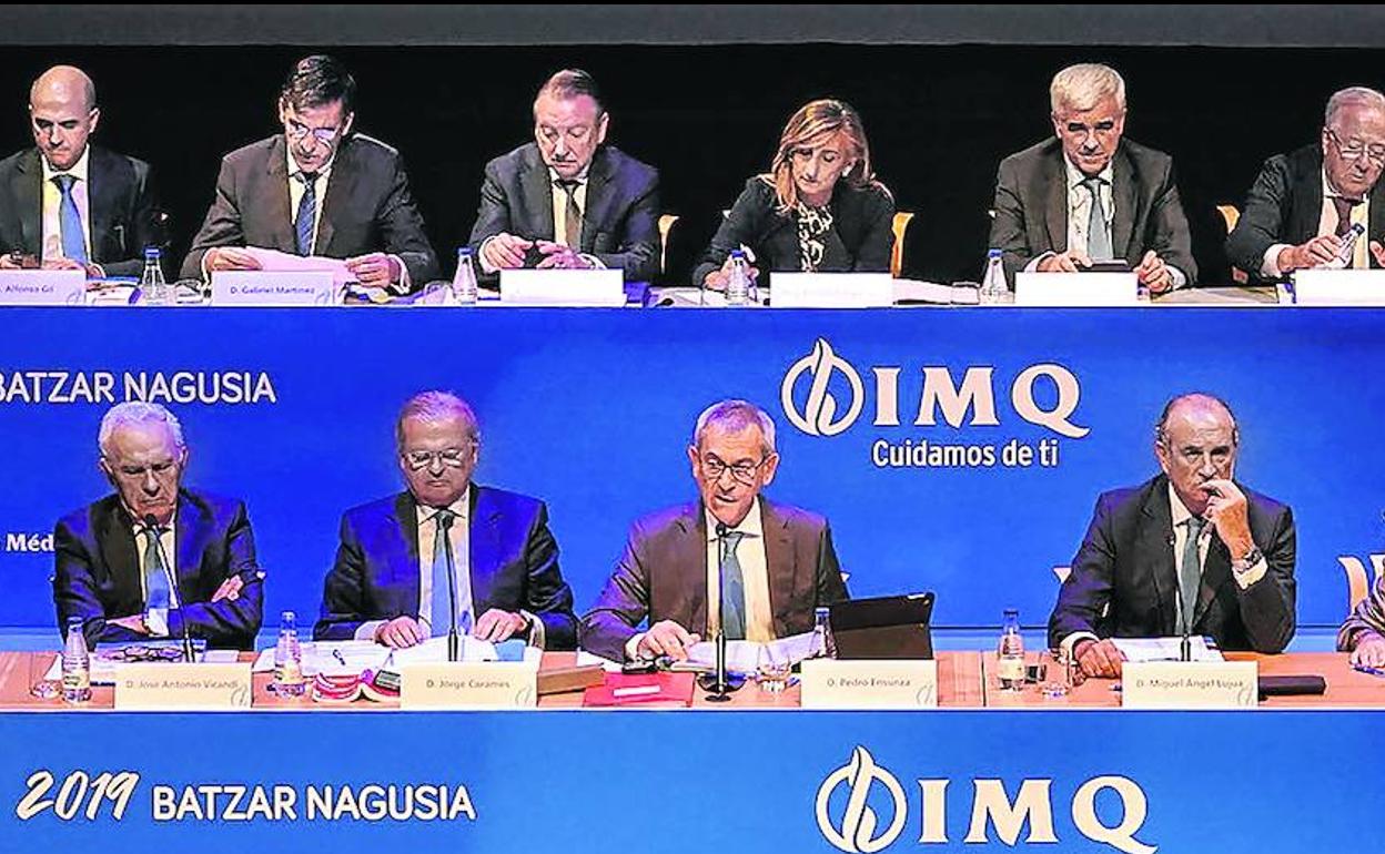 El consejo de administración del IMQ en la última junta de accionistas, celebrada a mediados de junio.