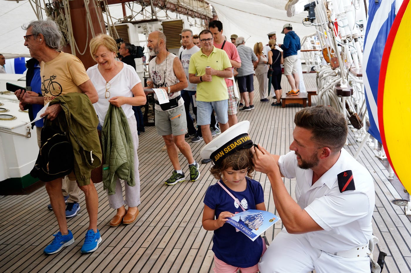 Fotos: El &#039;Juan Sebastián Elcano&#039; desafía a la tempestad en Getxo