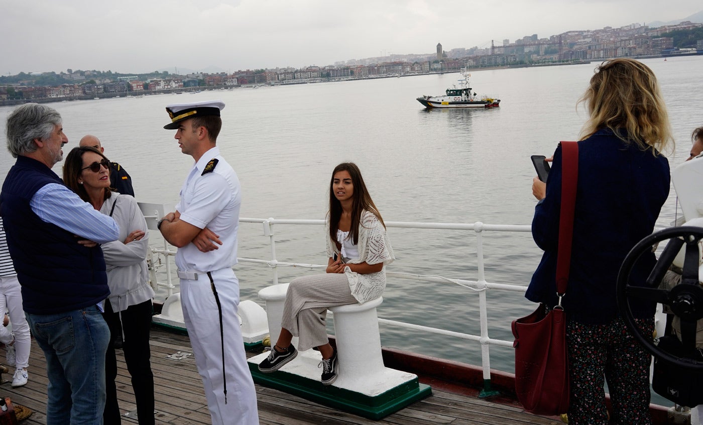 Fotos: El &#039;Juan Sebastián Elcano&#039; desafía a la tempestad en Getxo