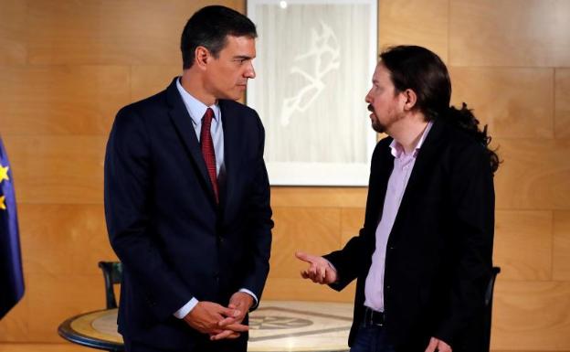 Pedro Sánchez y Pablo Iglesias, este martes en el Congreso.