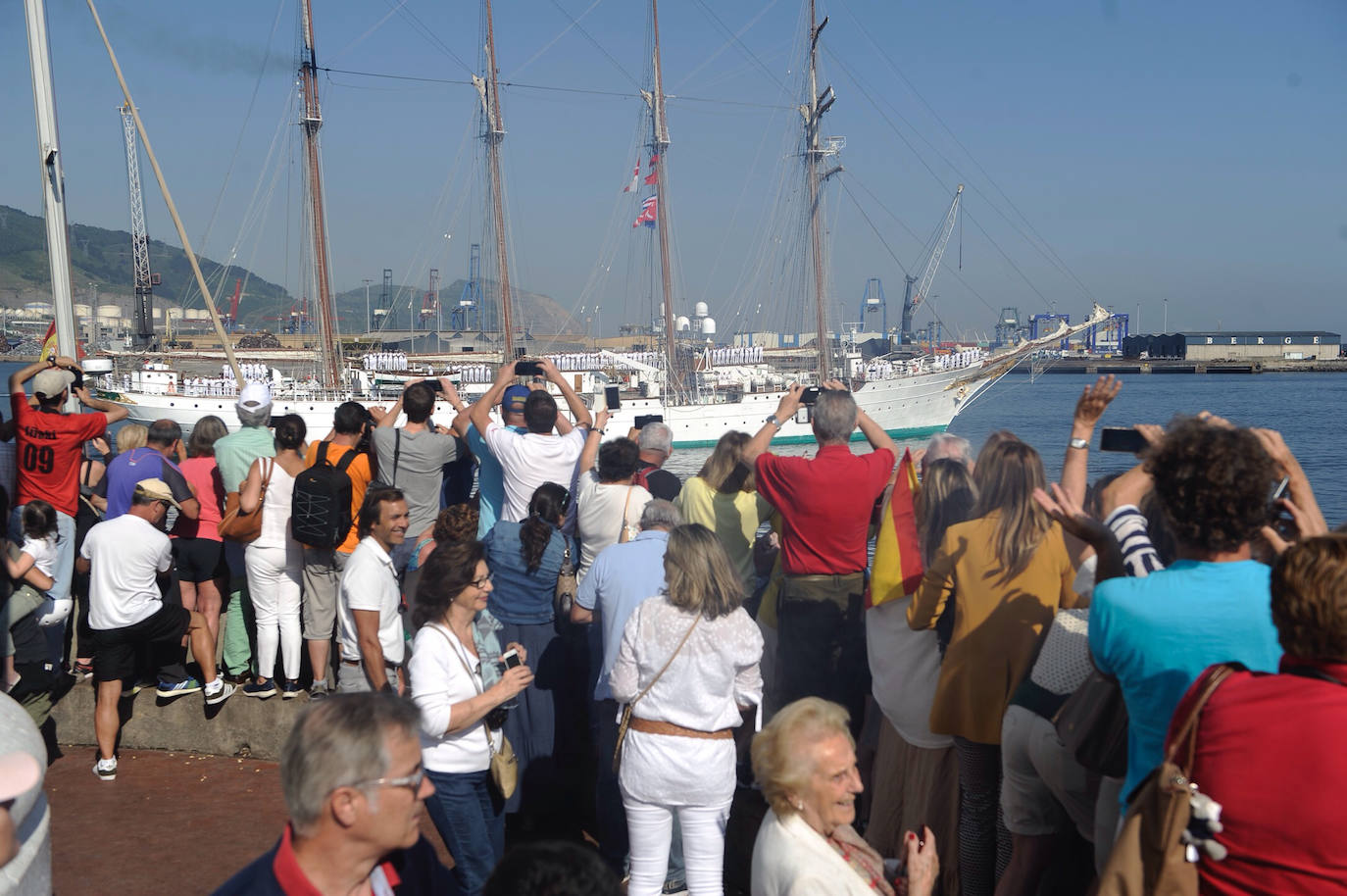 Fotos: El &#039;Juan Sebastián Elcano&#039; zarpa de Getxo