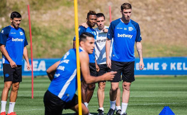 Primer entrenamiento de pretemporada del Alavés, celebrado en Ibaia.