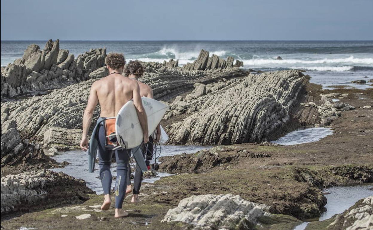 Sopela acoge a más de 70 surfistas adaptados internacionales