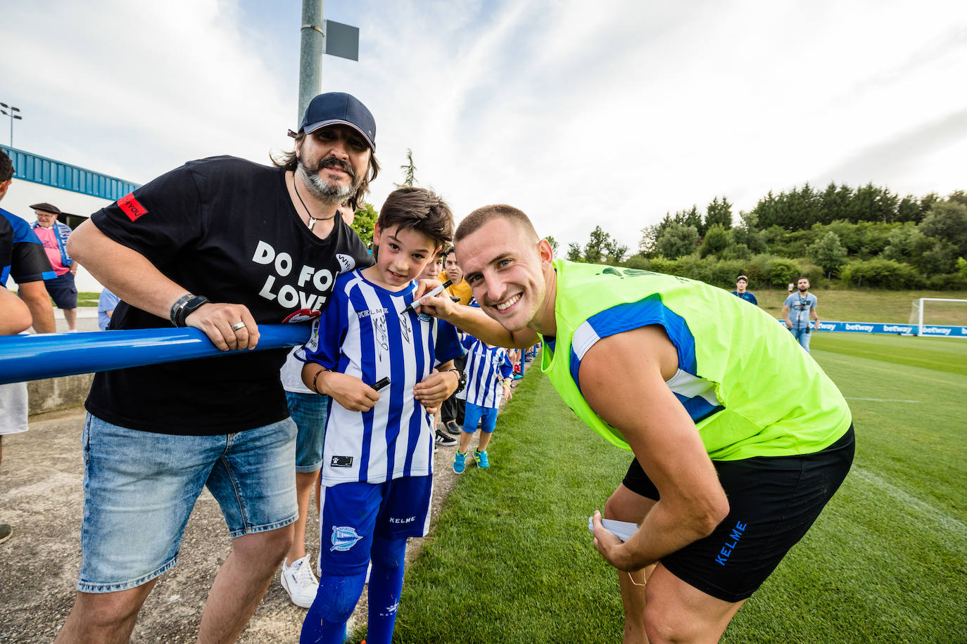 La sesión sirvió para que la hinchada conociera de primera mano a la nueva plantilla albiazul