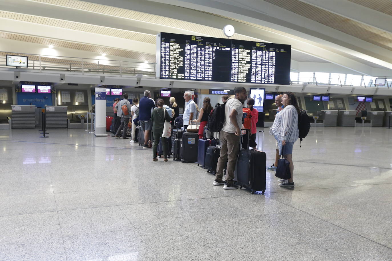 Fotos: Las imágenes del aeropuerto en la jornada de huelga