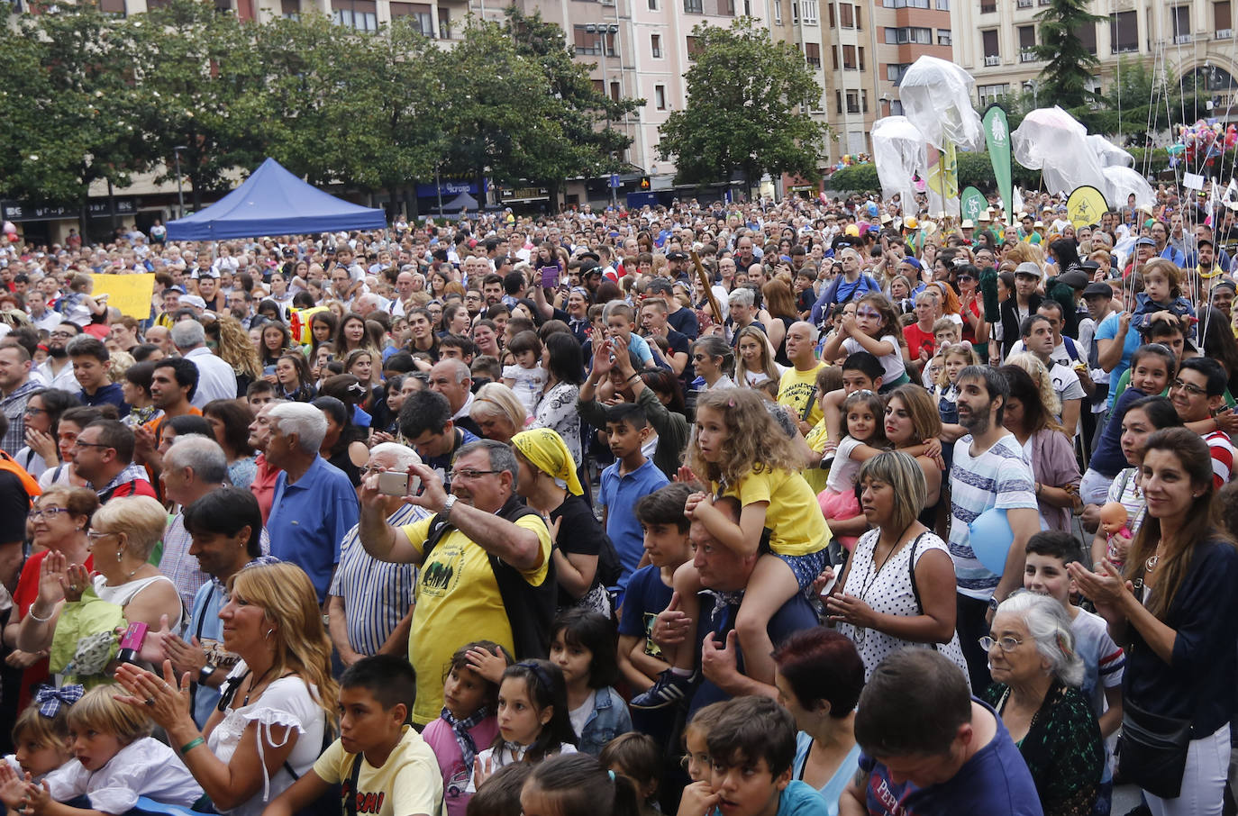 La localidad fabril, inmersa en los 'cármenes'