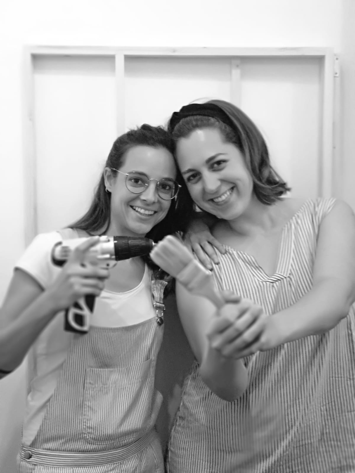 Estas emprendedoras salen de sus talleres para establecerse en un comercio de la calle Carnicería Vieja, donde venden y dan visibilidad a sus artículos hechos a mano