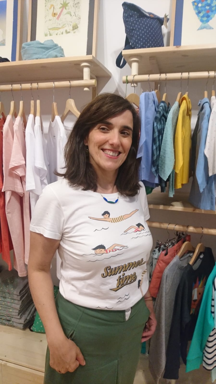 Estas emprendedoras salen de sus talleres para establecerse en un comercio de la calle Carnicería Vieja, donde venden y dan visibilidad a sus artículos hechos a mano