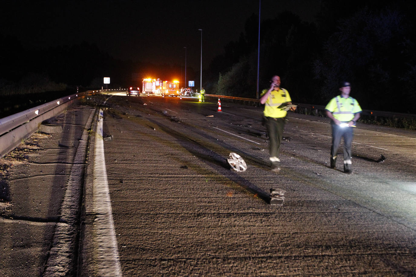 El conductor circulaba en sentido Avilés y provocó un accidente múltiple. Uno de los heridos se encuentra grave.