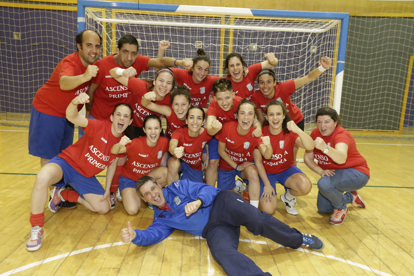 El conjunto bilbaíno justo antes de conseguir el ascenso y su vuelta a Primera. 