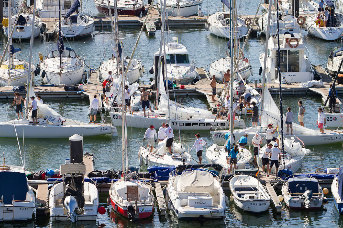 Fotos: El Mundial de la clase J80 de Getxo atraviesa su ecuador