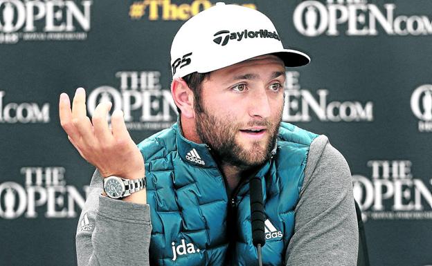 Jon Rahm declinó ayer salir al campo por la lluvia y el viento y limitó su actividad en Royal Portrush a una rueda de prensa. 