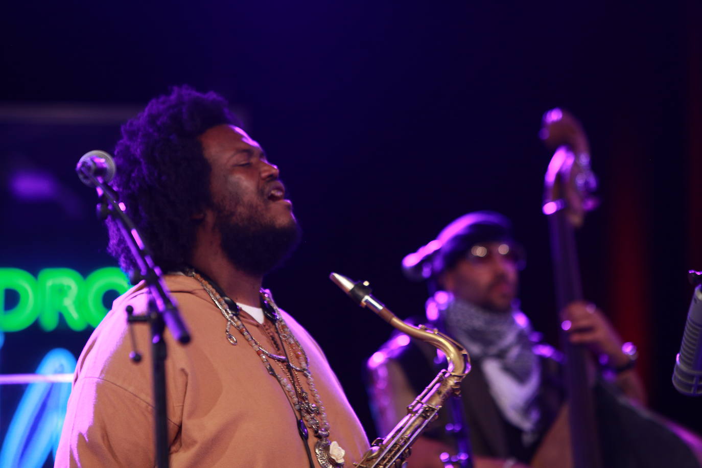 Kamasi Washington y su banda arrollaron con música contemporánea y pusieron la guinda al festival, en el cierre de una gran jornada en Mendizorroza