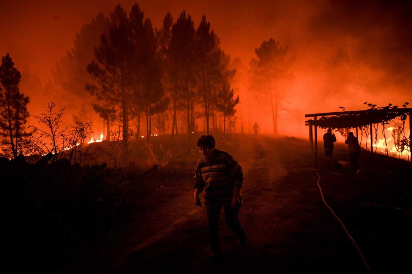 Vista de un incendio en Macao, Portugal