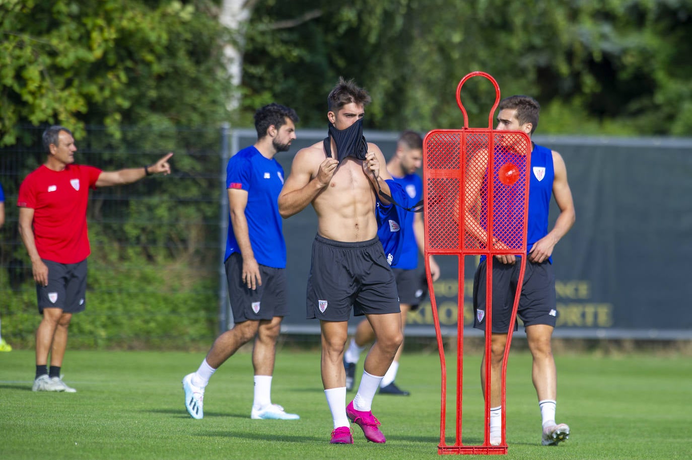 El Athletic entrena en Marienfeld.