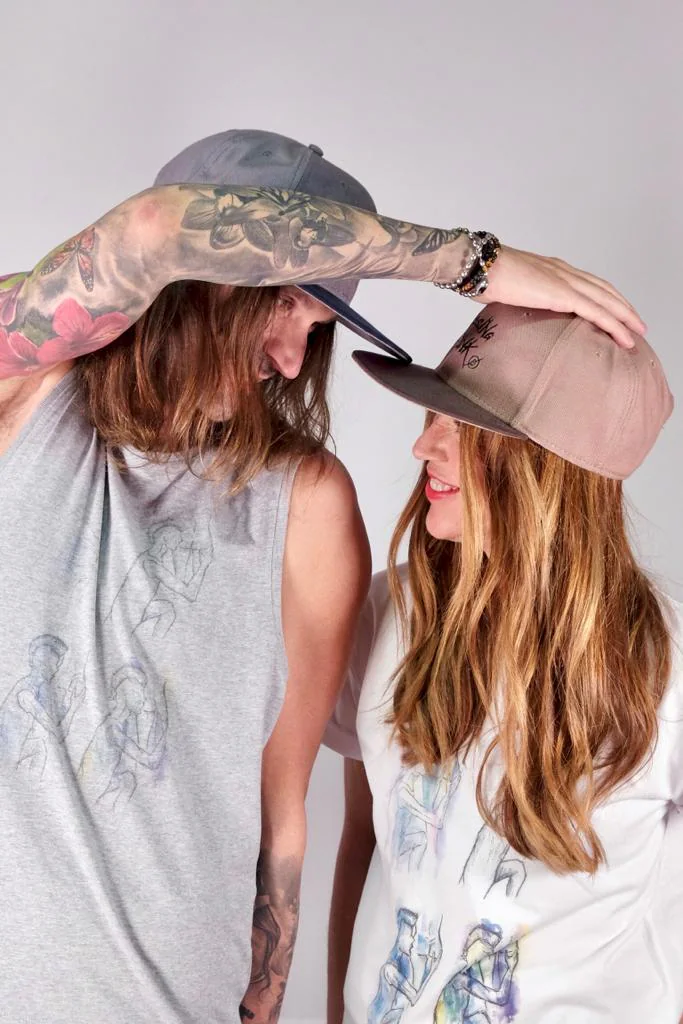 Susana Rebollar e Idoia Sainz de Trápaga son las creativas de The Kissing Punk, la firma de moda y accesorios más rebeldes del panorma vizcaíno