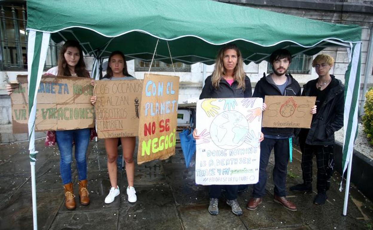 Concentración de Jóvenes por el Clima, este viernes en Bilbao.