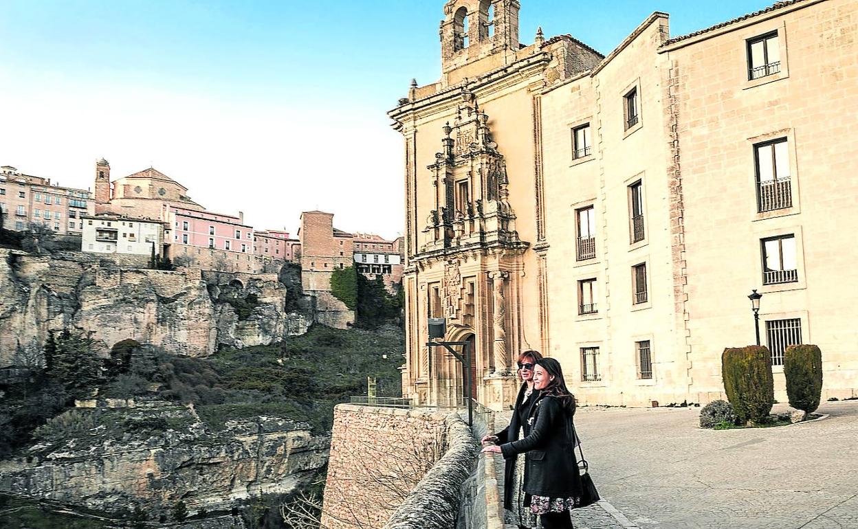 Ciudad Encantada. El parador de Cuenca se encarama a la Hoz del Cuércar .