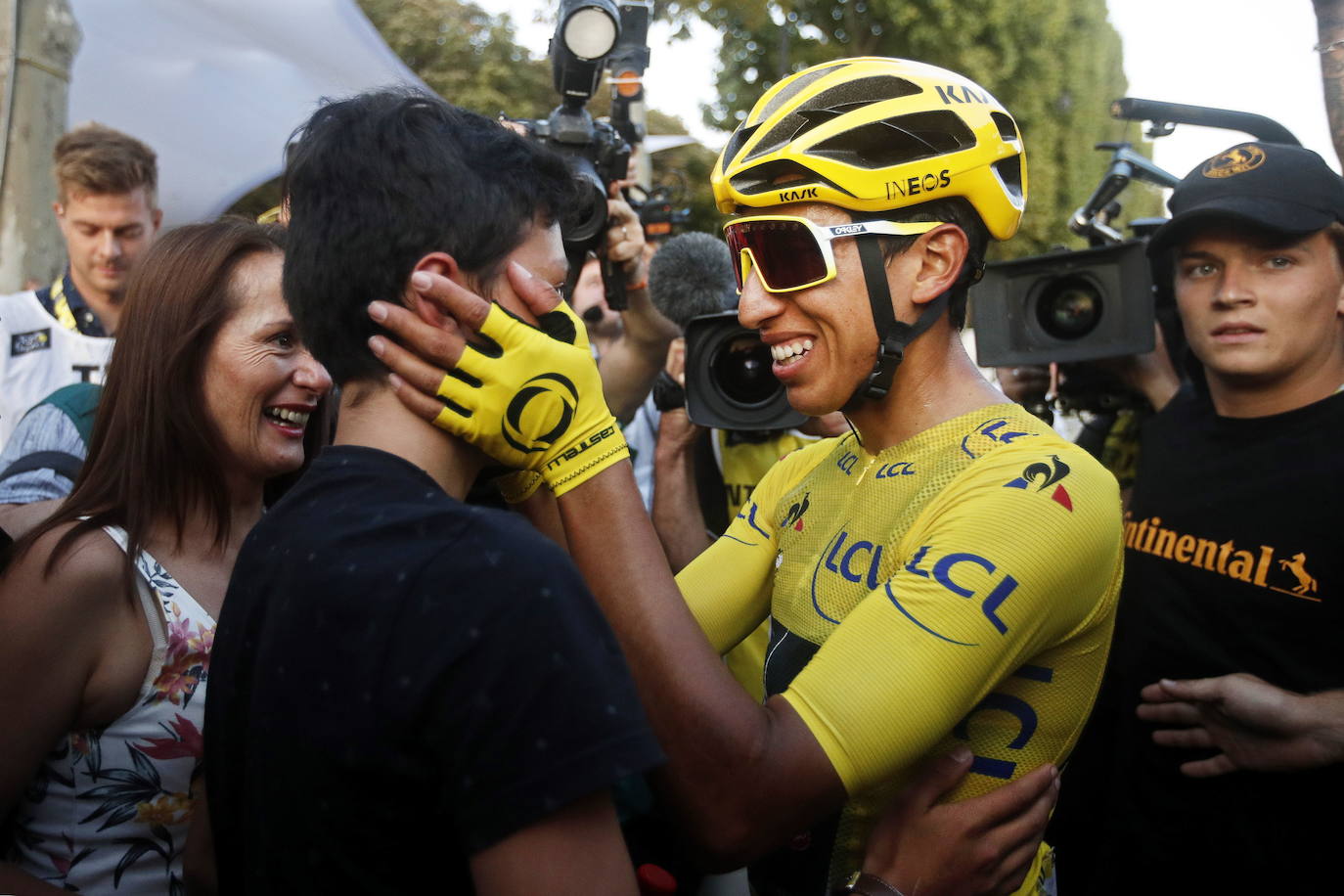 «Esto es como la droga, un vicio, ganas el Tour y ya piensas en otro», confesó el sábado tras sentenciar la carrera Egan Bernal, con la ingenuidad y el descaro de sus 22 años. Pero el debate en el mundo del ciclismo está abierto: ¿Puede marcar una era?