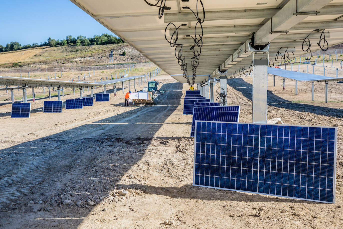 Fotos: Instalación de placas en el parque solar de Arasur