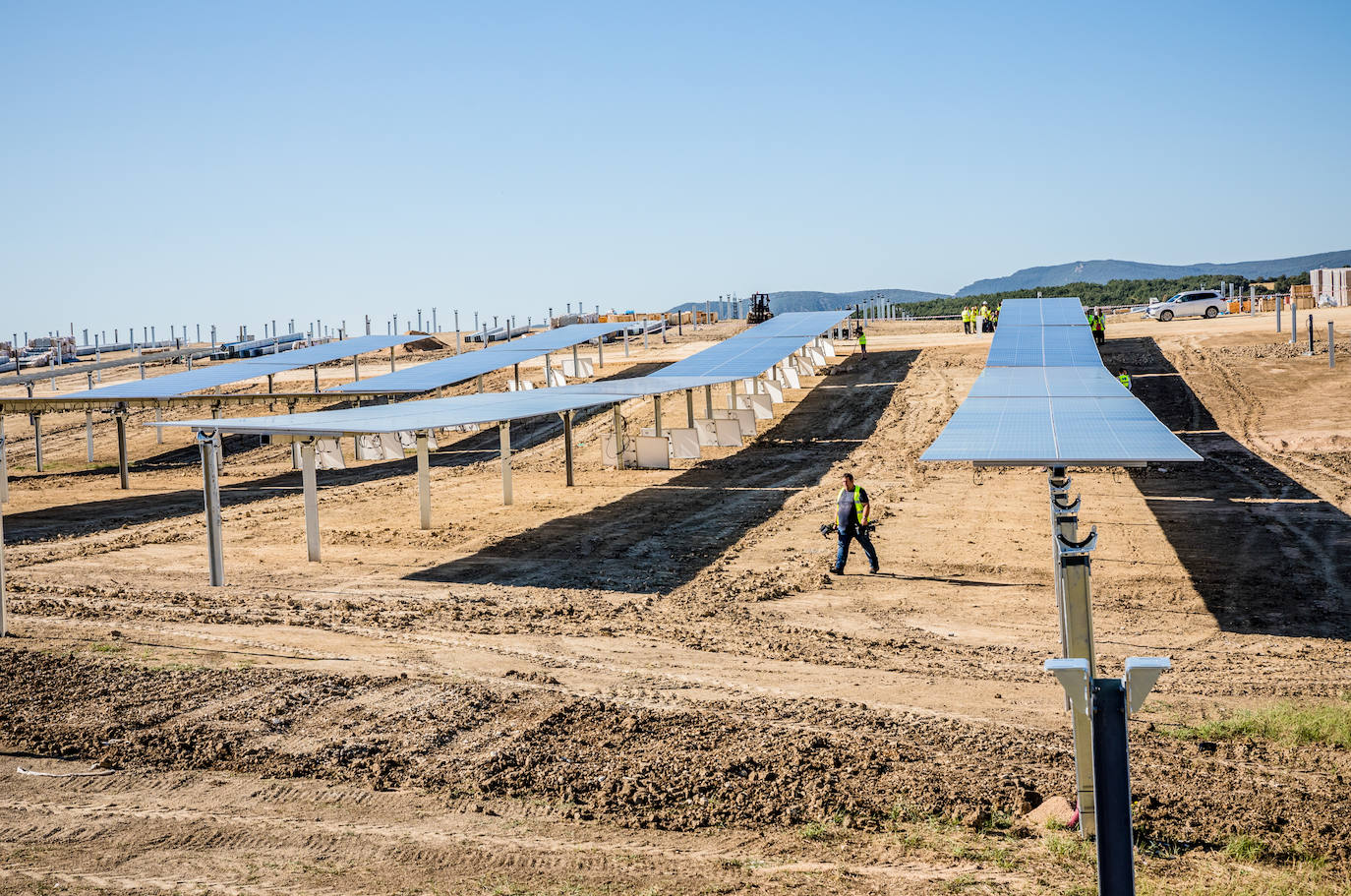 Fotos: Instalación de placas en el parque solar de Arasur