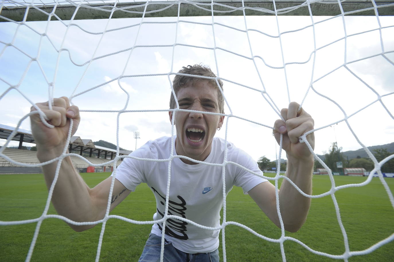 Posando en las instalaciones de Lezama, en 2012.