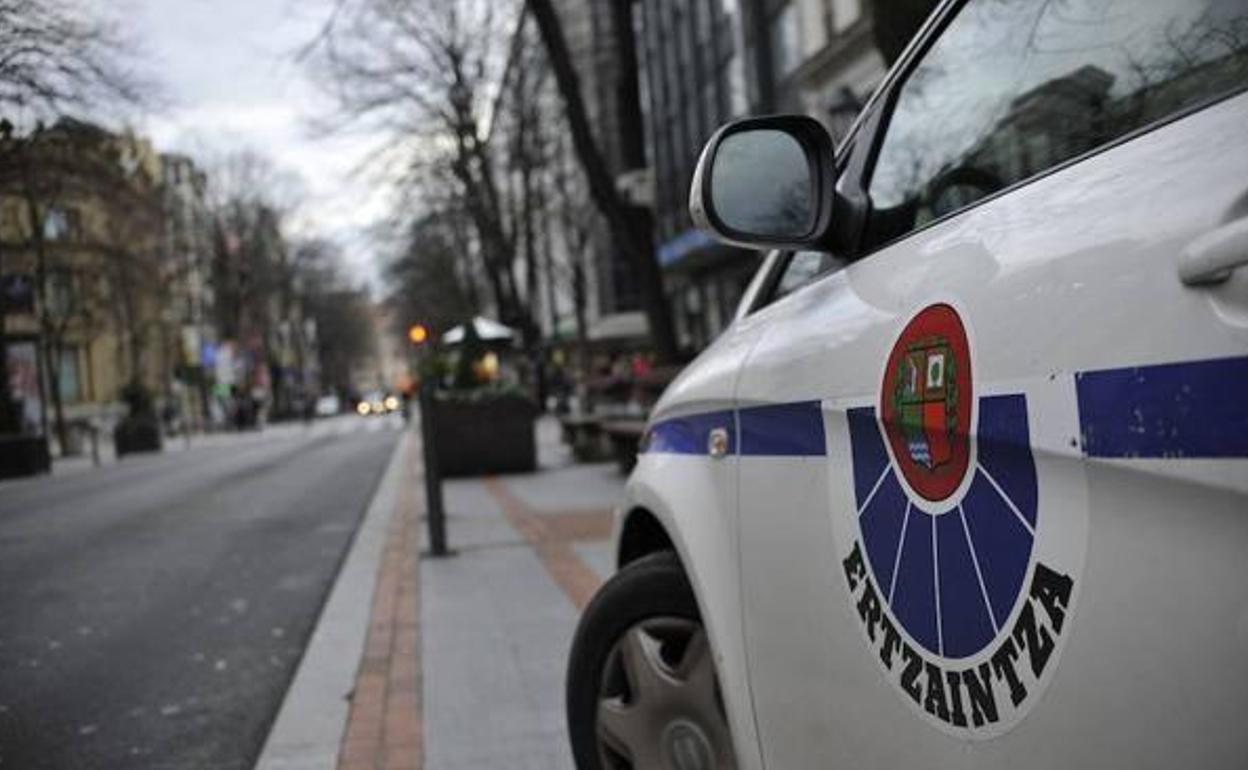 Detenido un joven de 25 años por amenazar a una mujer con un cuchillo en Abando