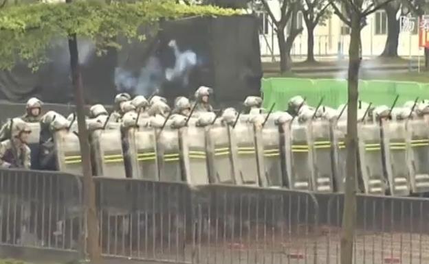 El Ejército chino difunde un vídeo para intimidar a los manifestantes de Hong Kong