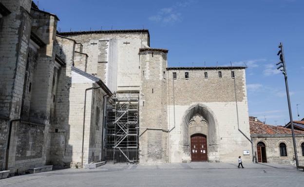 Fachada de la Catedral de Santa María, donde empieza la visita. 