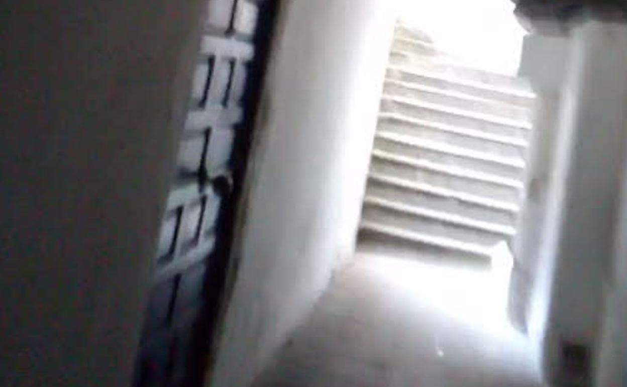 Entrada al piso donde sucedieron los hechos en Iturribide.