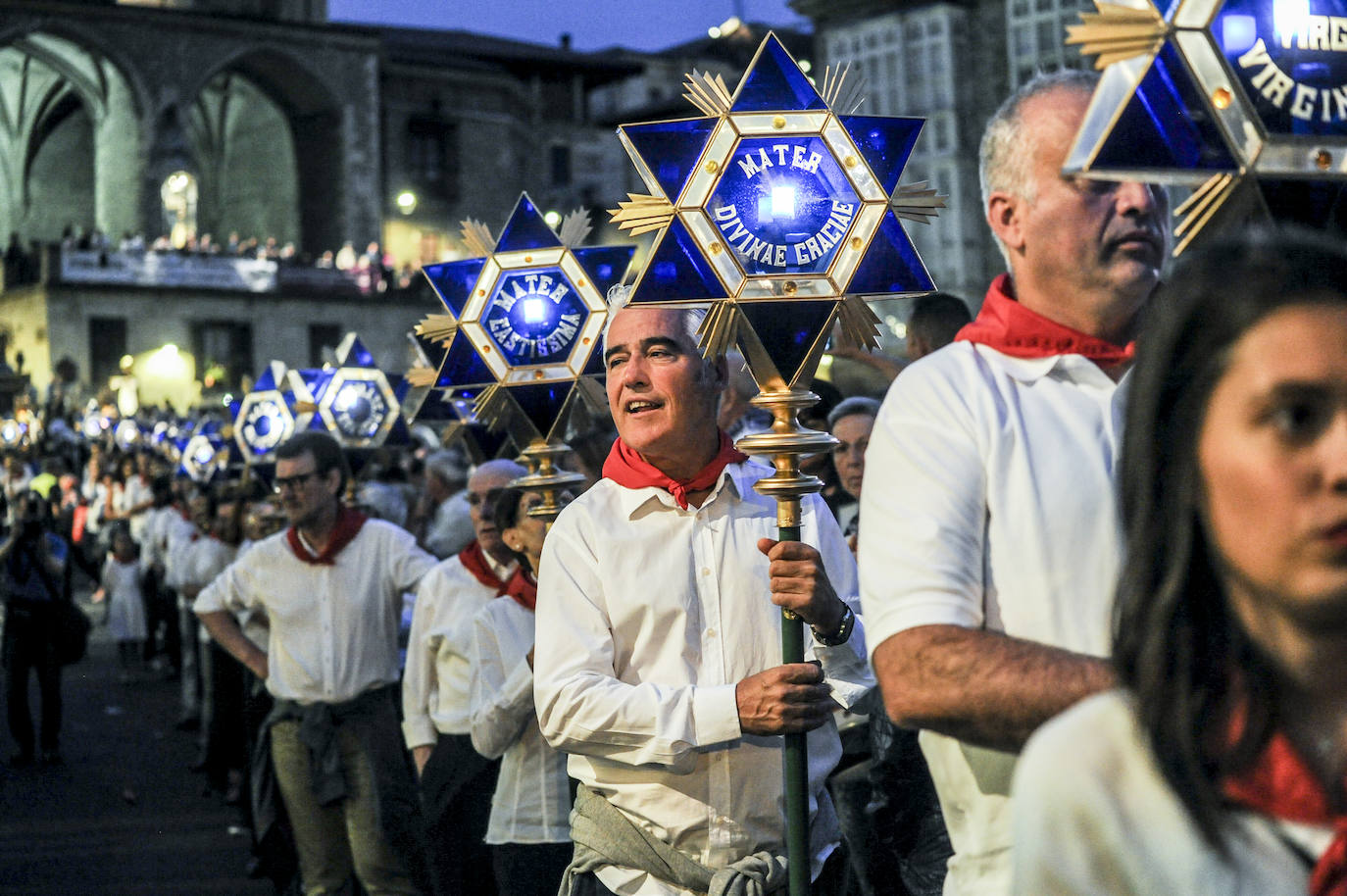 Fotos: La procesión del Rosario de los Faroles, en imágenes