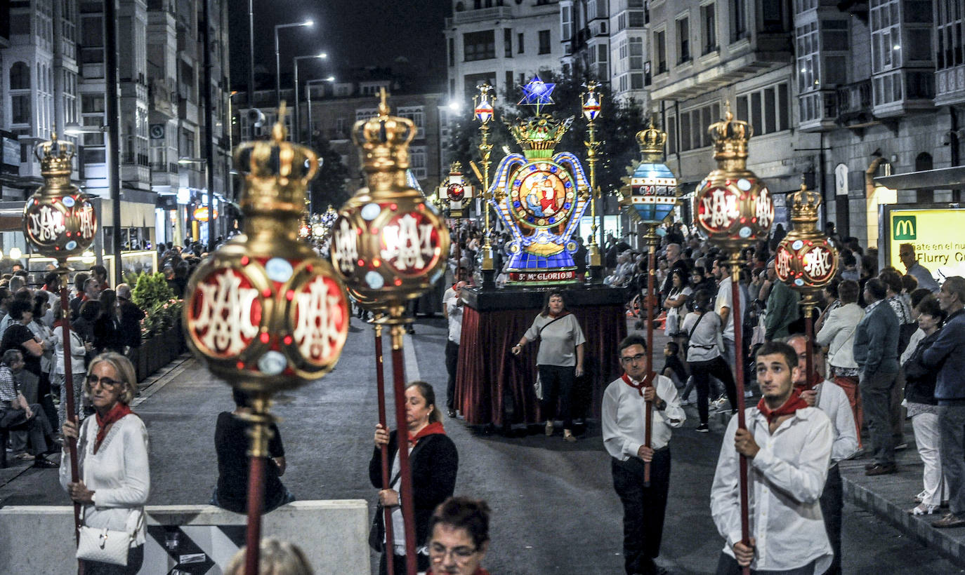 Fotos: La procesión del Rosario de los Faroles, en imágenes