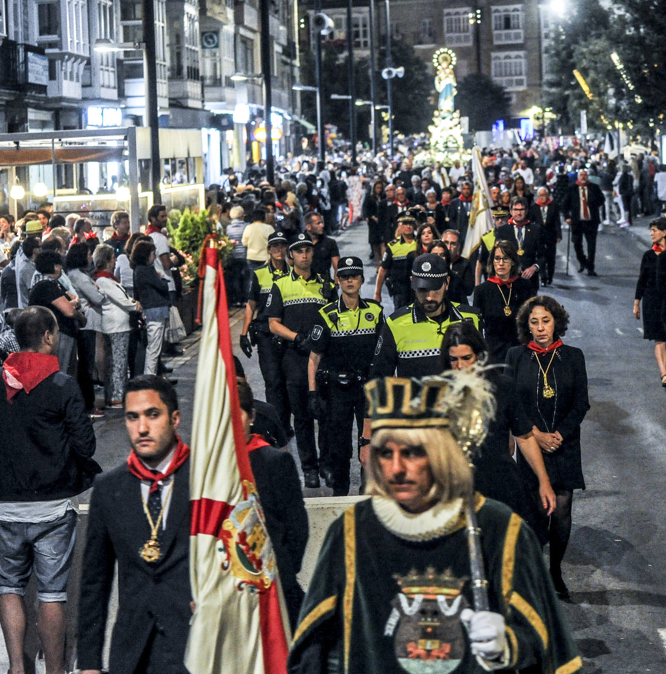 Fotos: La procesión del Rosario de los Faroles, en imágenes