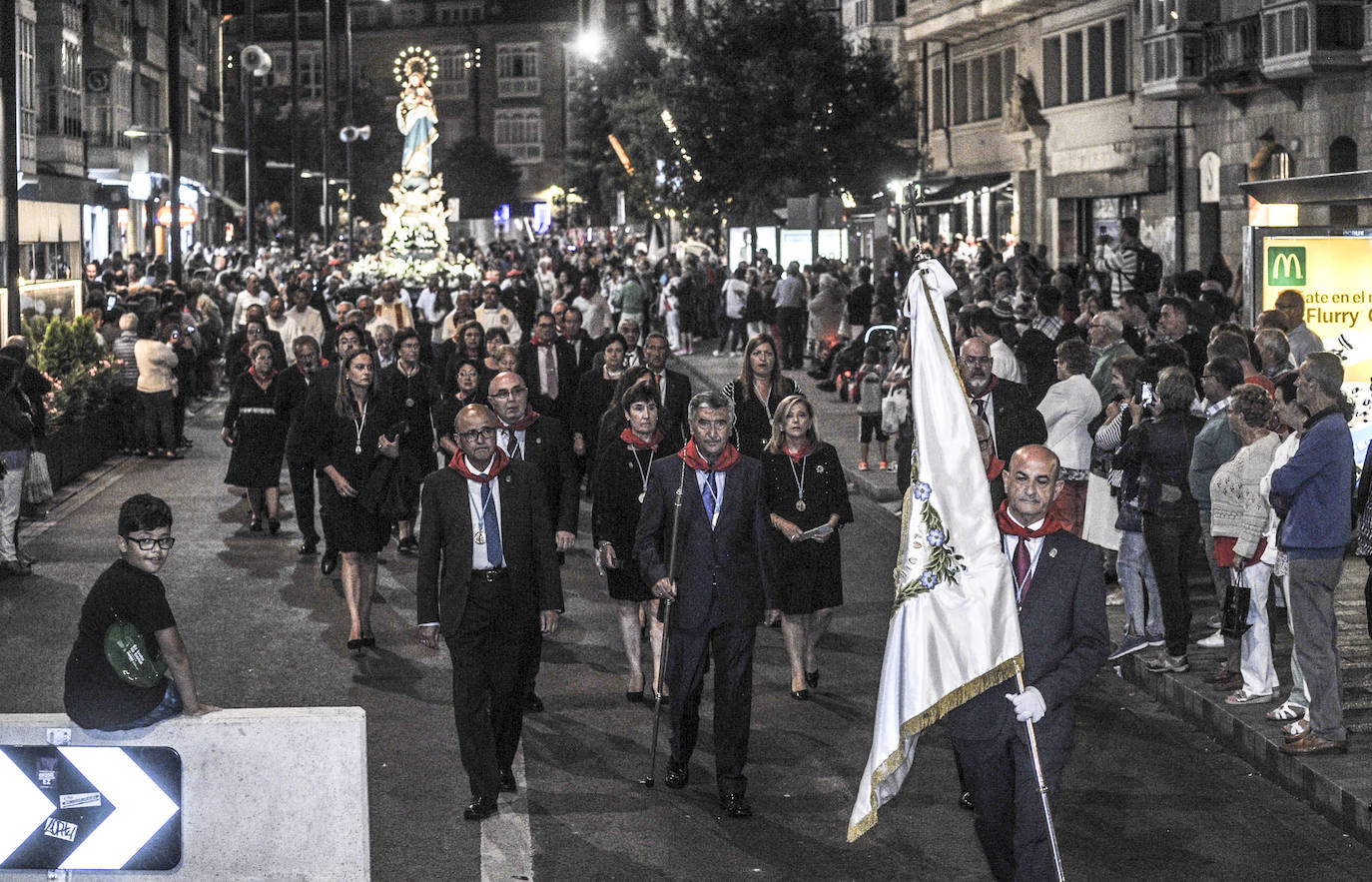 Fotos: La procesión del Rosario de los Faroles, en imágenes