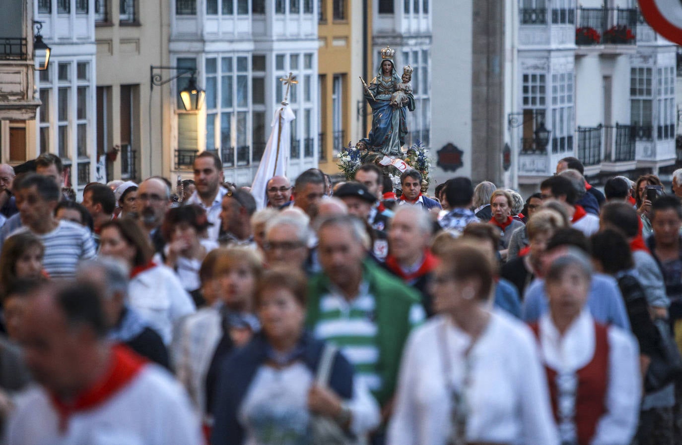 Fotos: Multitudinario Rosario de la Aurora