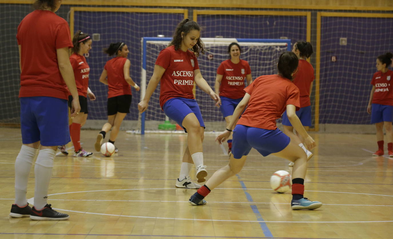 Las jugadoras del Bilbo el pasado curso durante un entrenamiento. 