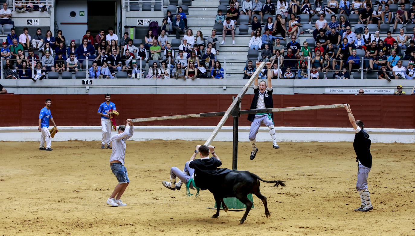 Fotos: Las imágenes de las vaquillas en La Blanca