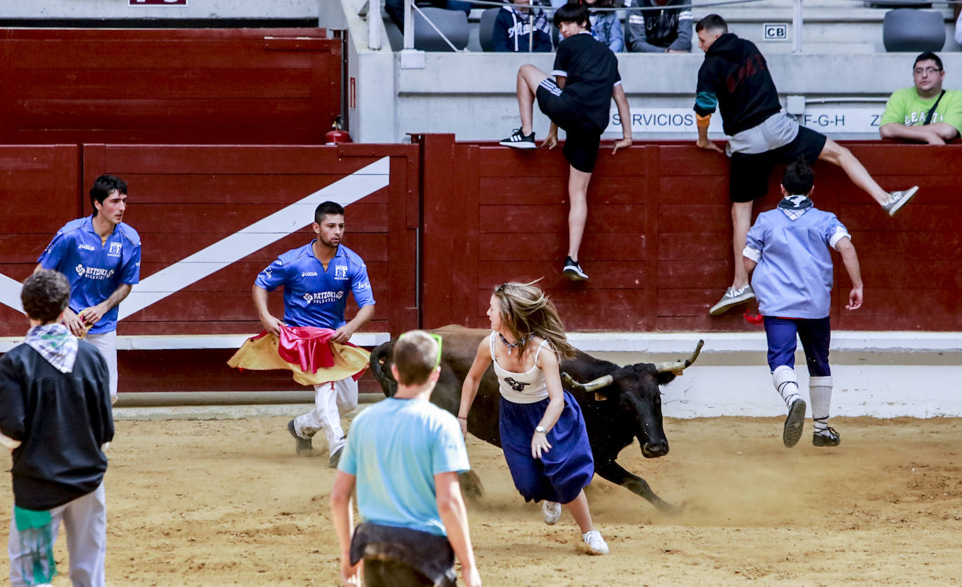 Fotos: Las imágenes de las vaquillas en La Blanca