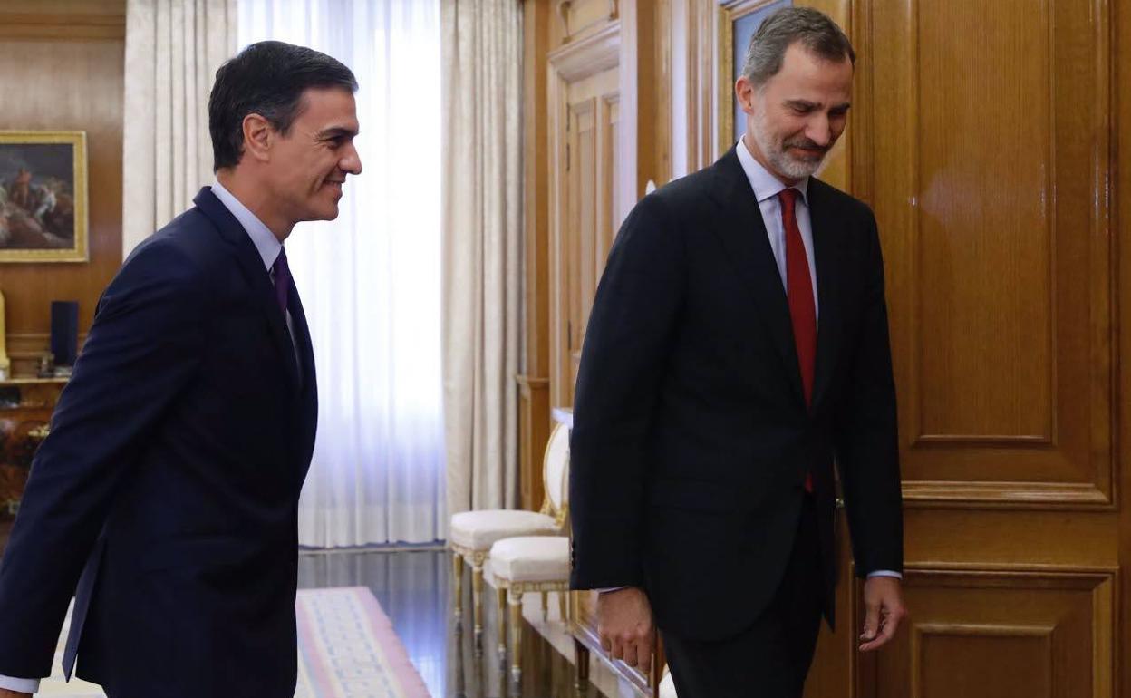 Recepción en junio del Rey al presidente del Gobierno en funciones y líder del PSOE, Pedro Sánchez, en el Palacio de la Zarzuela.